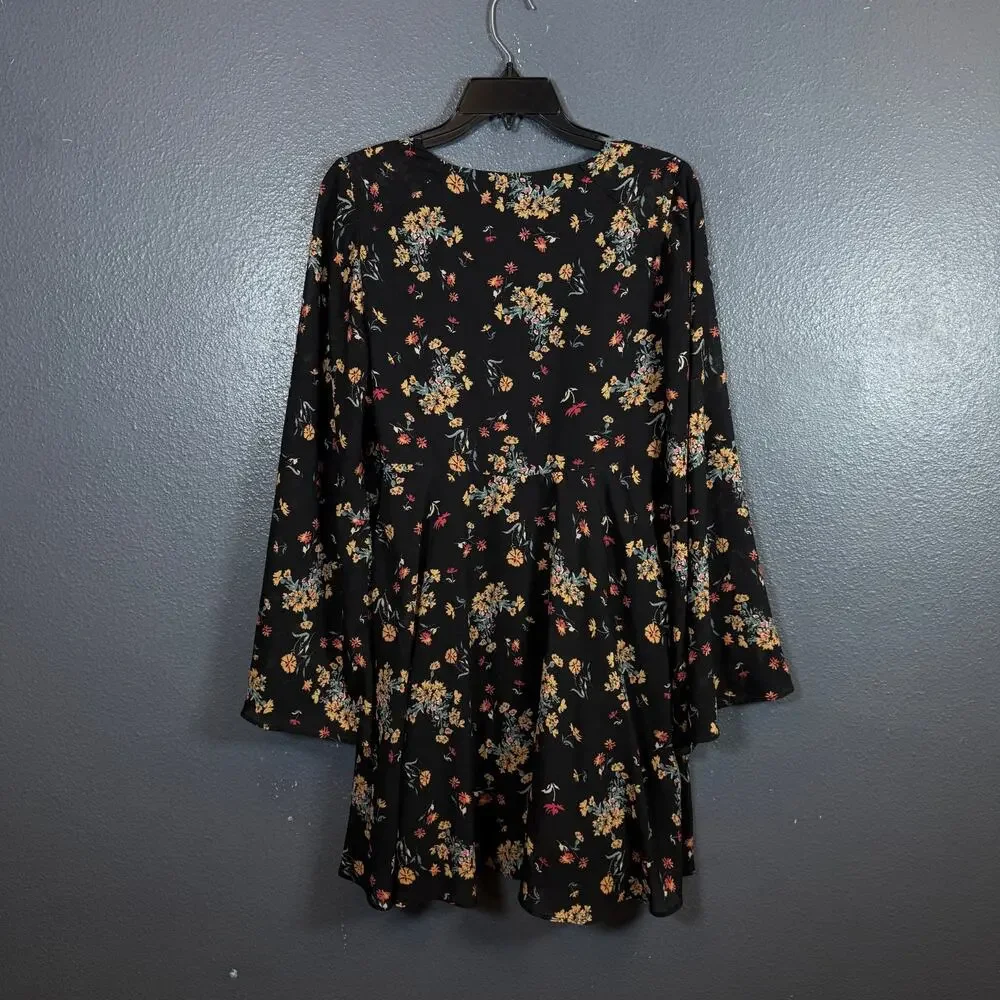 Free People M women’s black flowers dress Lilou